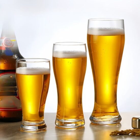 Hand-blown crystal pint beer glasses with custom logo for bars and events